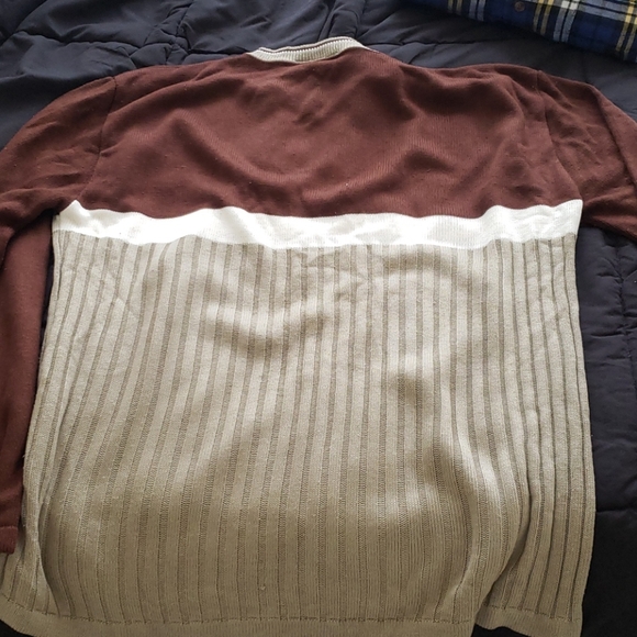 Sweater - Picture 3 of 3